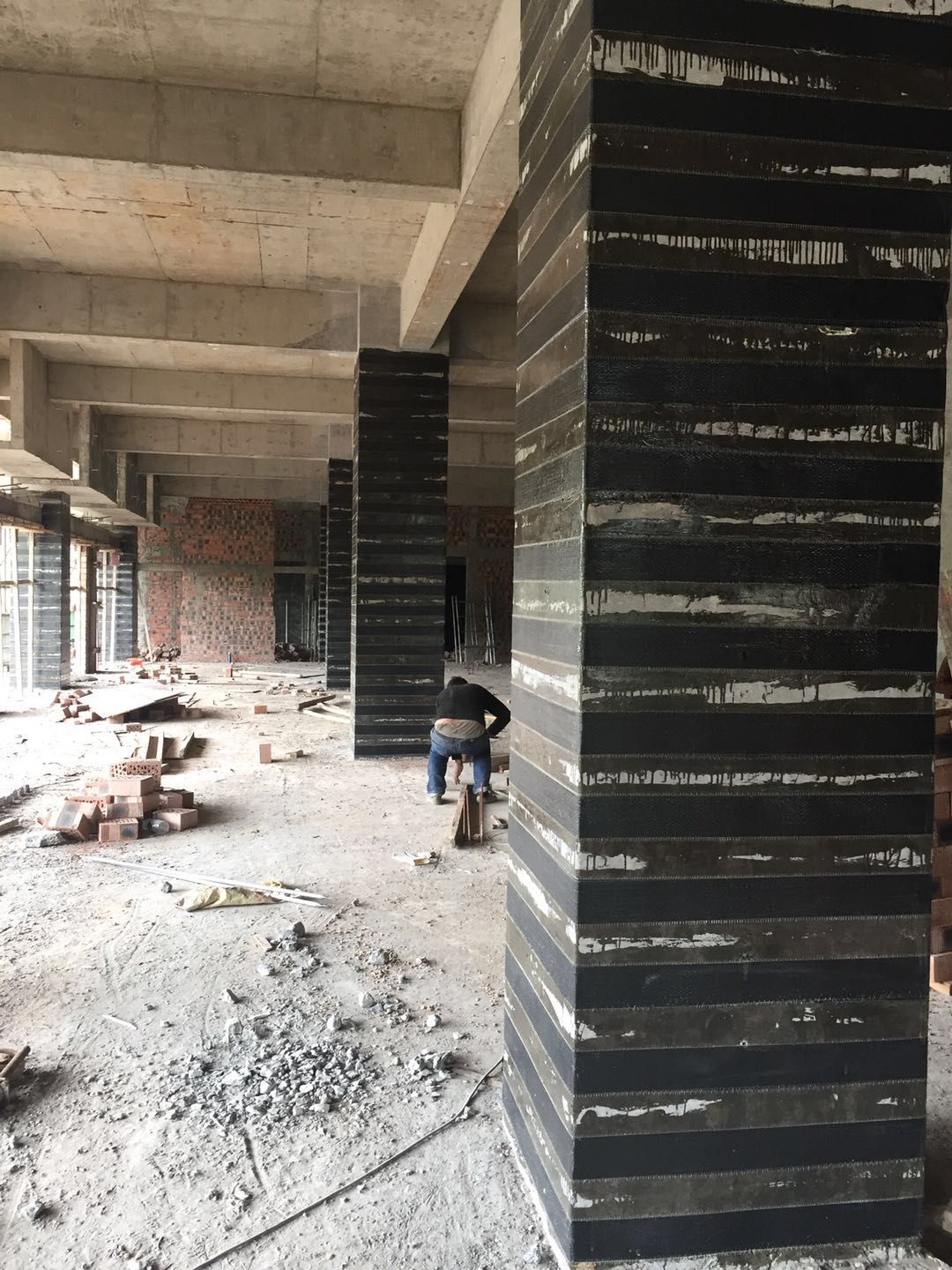 广南碳纤维加固混凝土柱施工